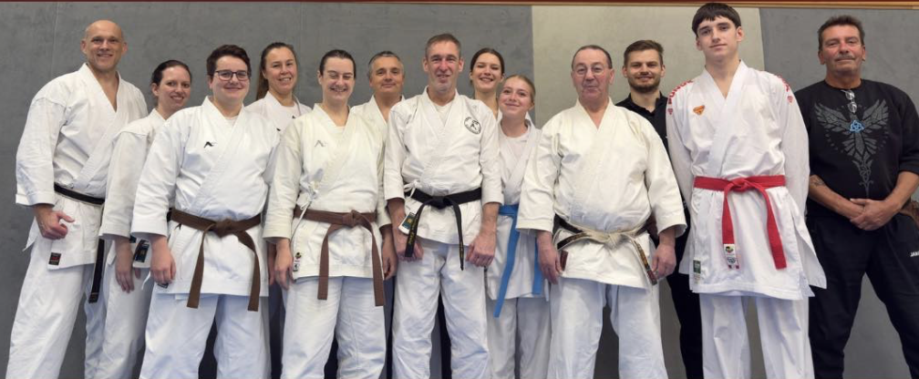 Bildschirmfoto 2025 11 24 um 11.59.52